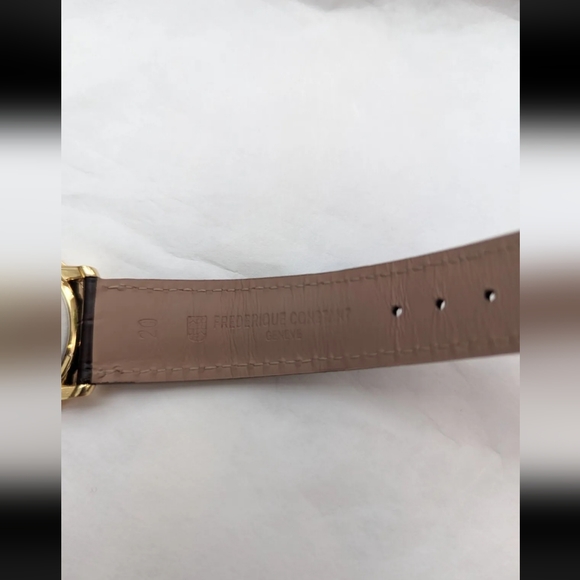 Frederique Constant Quartz Gold color bezel Watch FC-235M4S5 - Picture 9 of 13